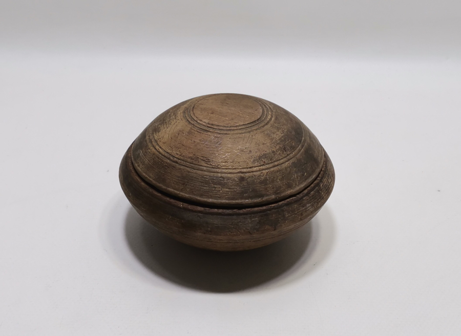 OSMANLI DÖNEMİ NADİR FORMDA TEKKE İŞİ KAPAKLI TESPİH KUTUSU