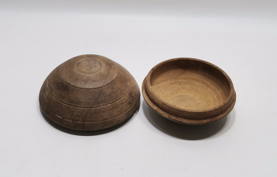 OSMANLI DÖNEMİ NADİR FORMDA TEKKE İŞİ KAPAKLI TESPİH KUTUSU