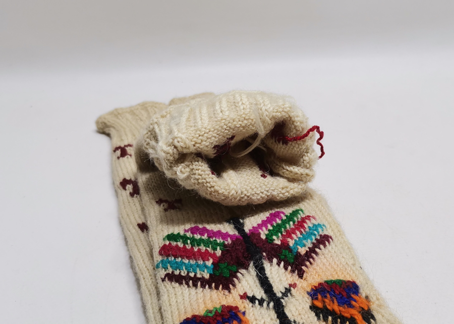 OSMANLI DÖNEMİ TAMAMI EL ÖRME HAYAT AĞAÇLI VE KOÇ BOYNUZU MOTİFLİ YÖRÜK İŞİ ÇORAP