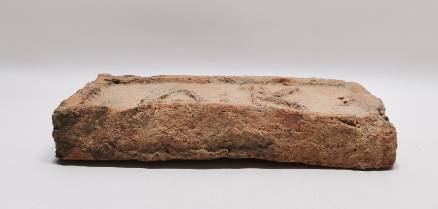 OSMANLI DÖNEMİ ÜZERİ RUMCA YAZILI NADİR TUĞLA