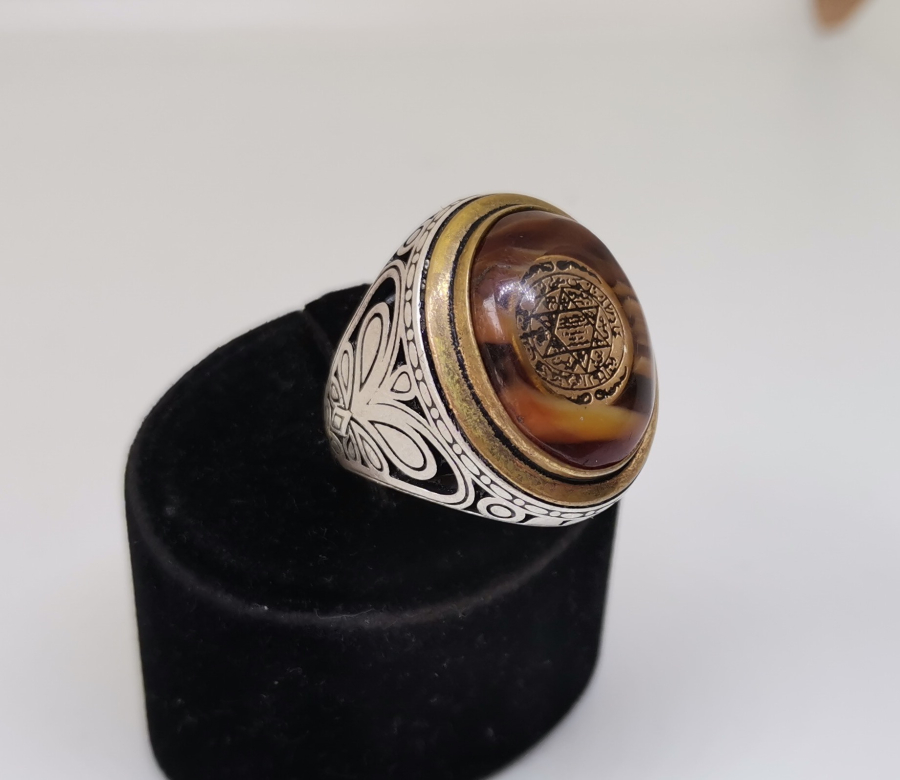 ÜZERİNDE MÜHR-Ü SÜLEYMAN BULUNAN BÜYÜK BOY GÜMÜŞ YÜZÜK