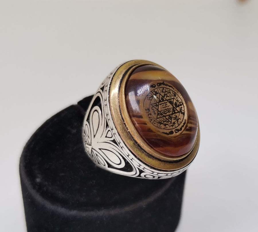 ÜZERİNDE MÜHR-Ü SÜLEYMAN BULUNAN BÜYÜK BOY GÜMÜŞ YÜZÜK