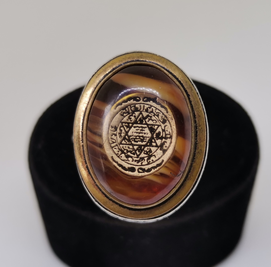 ÜZERİNDE MÜHR-Ü SÜLEYMAN BULUNAN BÜYÜK BOY GÜMÜŞ YÜZÜK