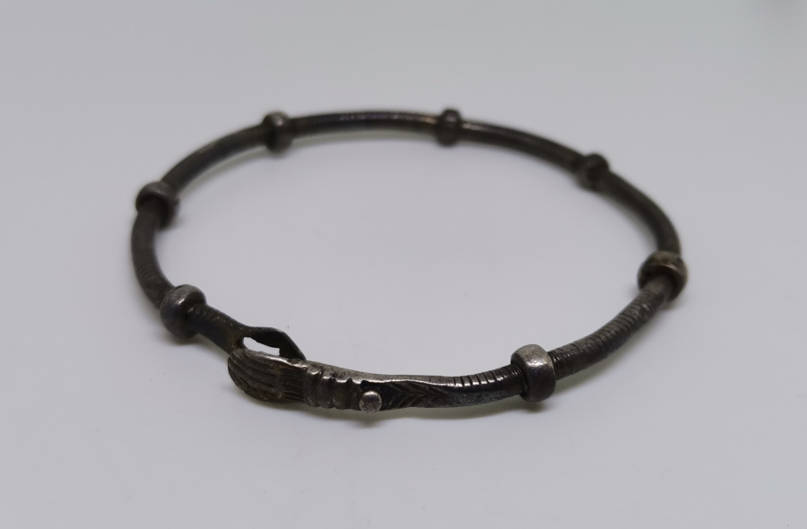 ÜZERİNDE ZEYTİN DALI FİGÜRÜ BULUNAN OSMANLI DÖNEMİ ÇOK NADİR RUM İŞİ GÜMÜŞ BİLEZİK - PAZUBEND