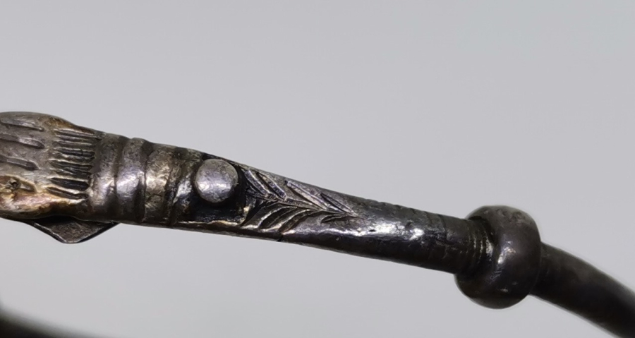 ÜZERİNDE ZEYTİN DALI FİGÜRÜ BULUNAN OSMANLI DÖNEMİ ÇOK NADİR RUM İŞİ GÜMÜŞ BİLEZİK - PAZUBEND