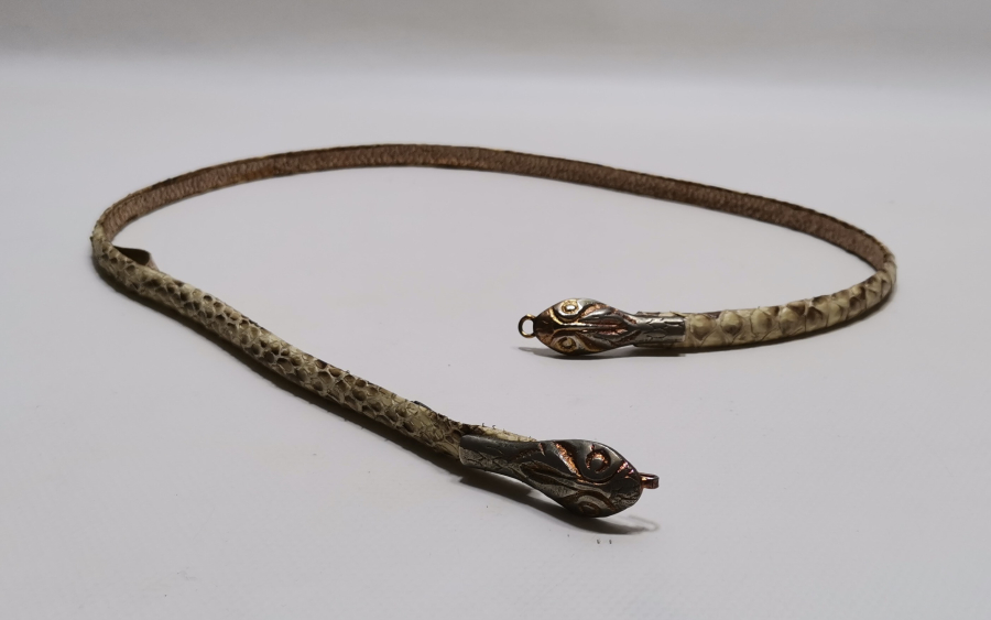 YILAN DERİSİNDEN YAPILMIŞ ANTİKA KEMER