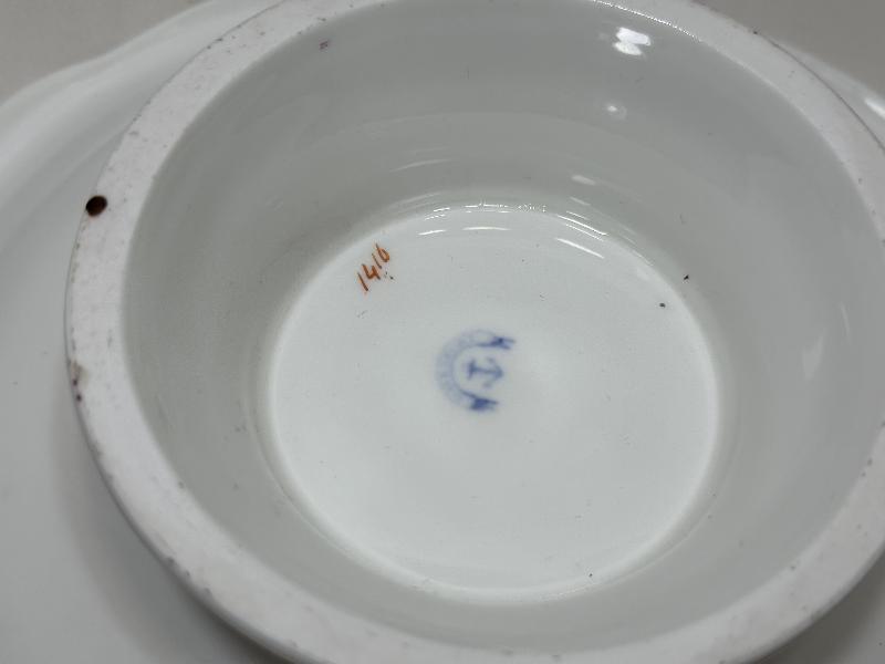 OSMANLI DÖNEMİ ÜZERİ AY YILDIZLI BÜYÜK BOY PORSELEN MEYVELİK