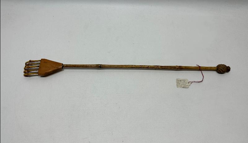 OSMANLI DÖNEMİ ÜZERİ OSMANLICA YAZILI TEKKE İŞİ ÇOK NADİR BAMBU SIRT KAŞIYICI 