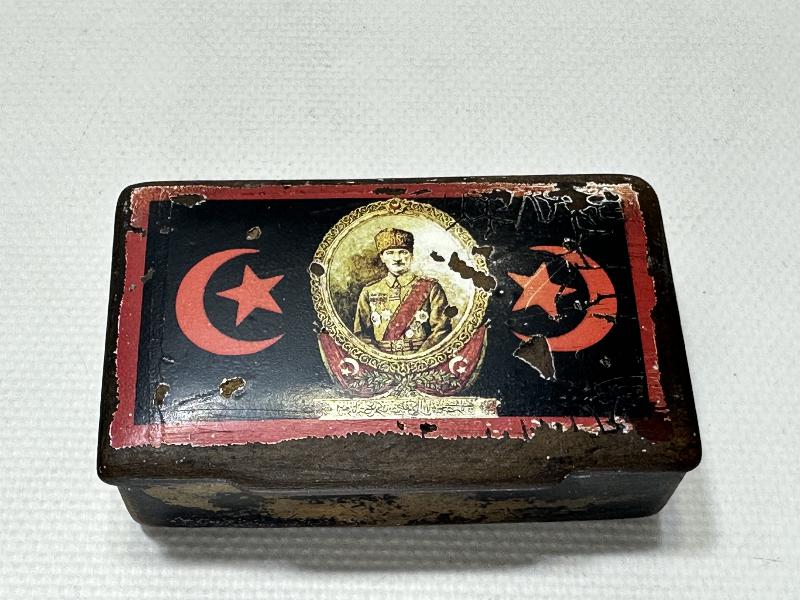 OSMANLICA YAZILI, AY YILDIZ VE ATATÜRK RESİMLİ PAPIER MACHE KUTU