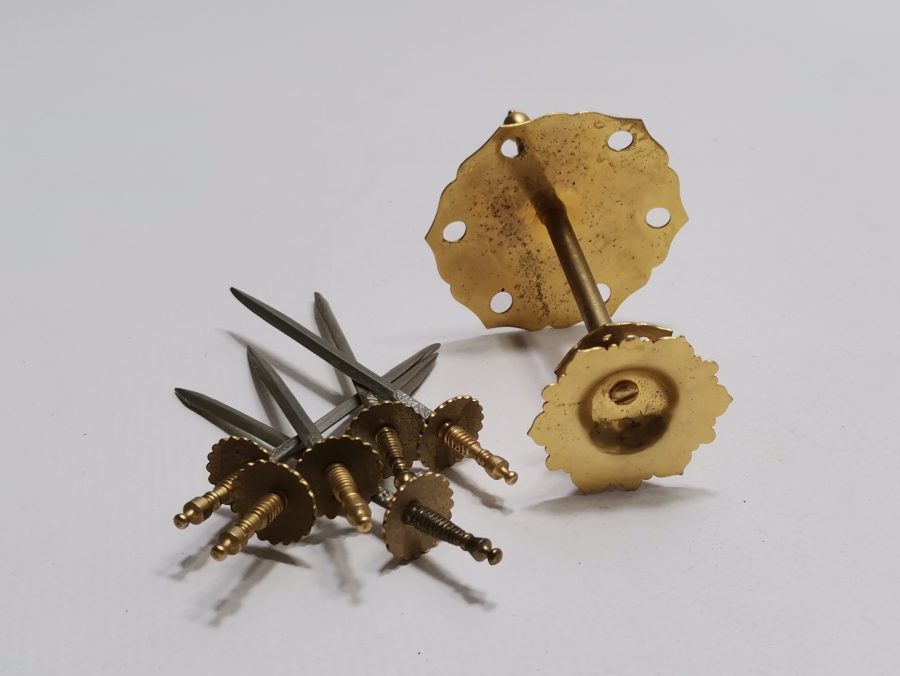 ANTİKA TOLEDO İŞİ KILIÇ FORMUNDA KANEPE STANDI