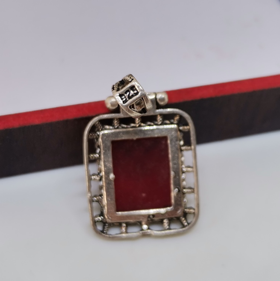 FASETA KESİMLİ VE TELKARİ İŞÇİLİKLİ GÜMÜŞ KOLYE UCU