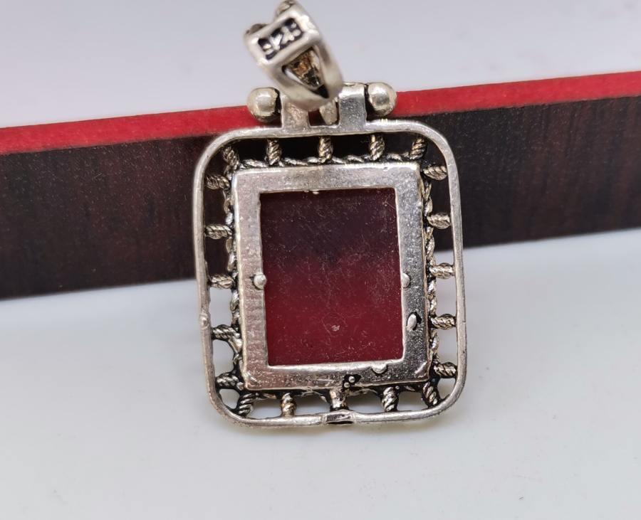 FASETA KESİMLİ VE TELKARİ İŞÇİLİKLİ GÜMÜŞ KOLYE UCU