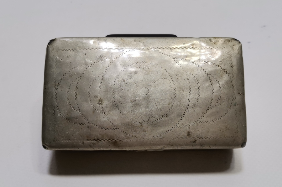 İÇİ OSMANLICA YAZILI OSMANLI DÖNEMİ ASKER TÜTÜN TABAKASI