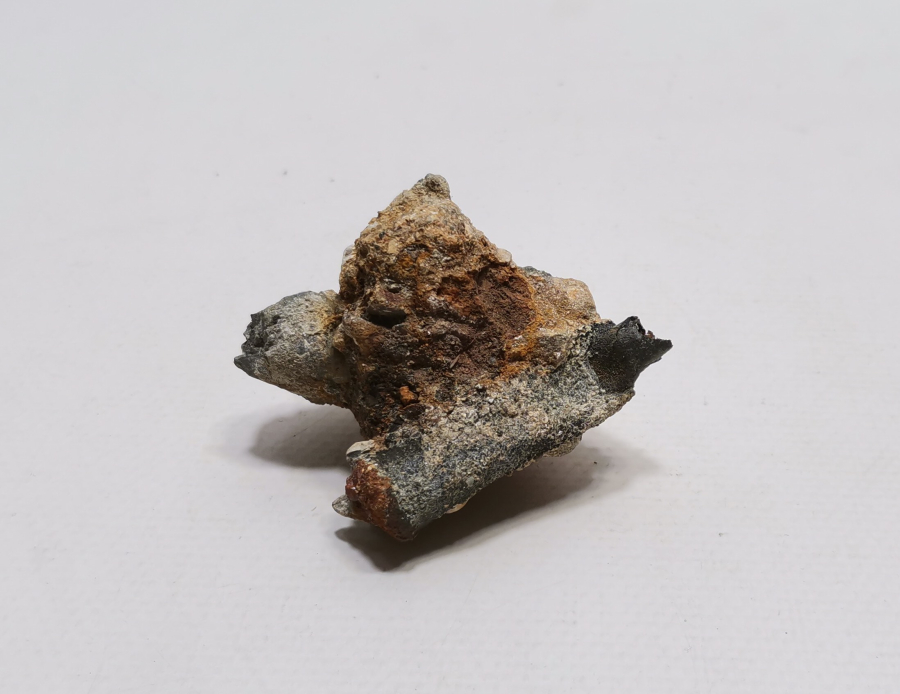 İÇİNDE FOSİLLEŞMİŞ MAVZER MERMİSİ KOVANI BULUNAN 1. DÜNYA SAVAŞI DÖNEMİ SAVAŞ HATIRASI