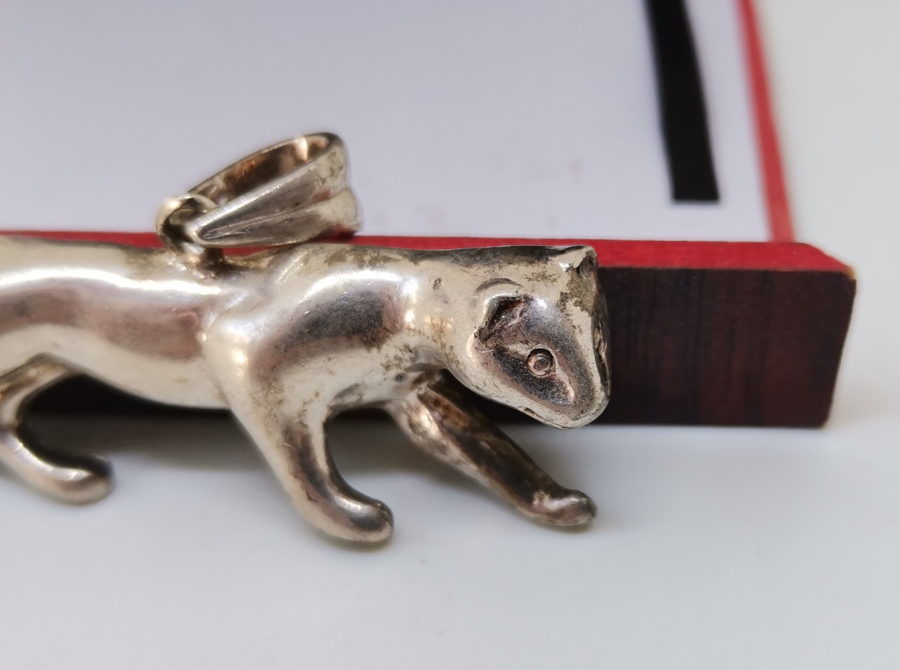 KEDİ FORMUNDA YAPILMIŞ GÜMÜŞ KOLYE UCU