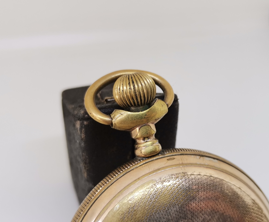 KURMALI ALTIN KAPLAMA İNGİLİZ CEP SAATİ