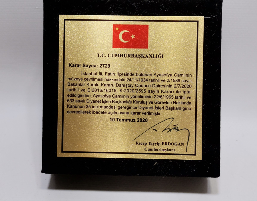 ORJİNAL KUTUSUNDA GÜMÜŞ AYASOFYA CAMİİ'NİN İBADETE AÇILIŞ HATIRASI