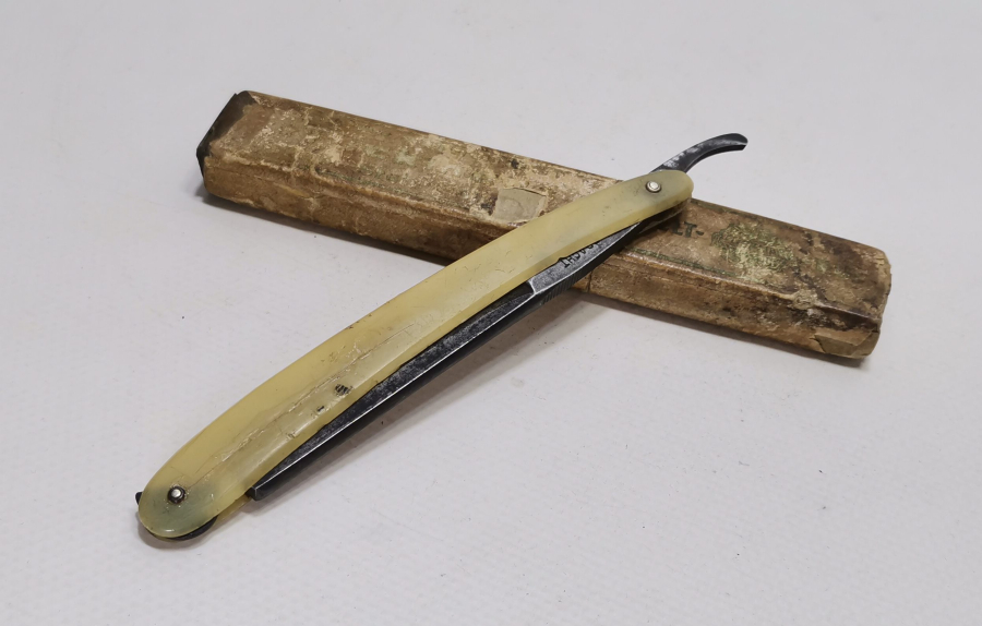 ORJİNAL KUTUSUNDA OSMANLI DÖNEMİ BERBER USTURASI