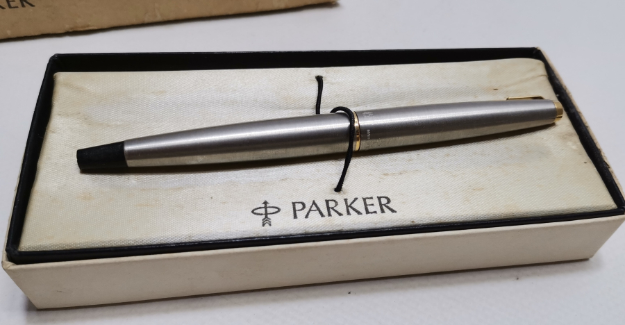 ORJİNAL KUTUSUNDA PARKER DOLAM KALEM