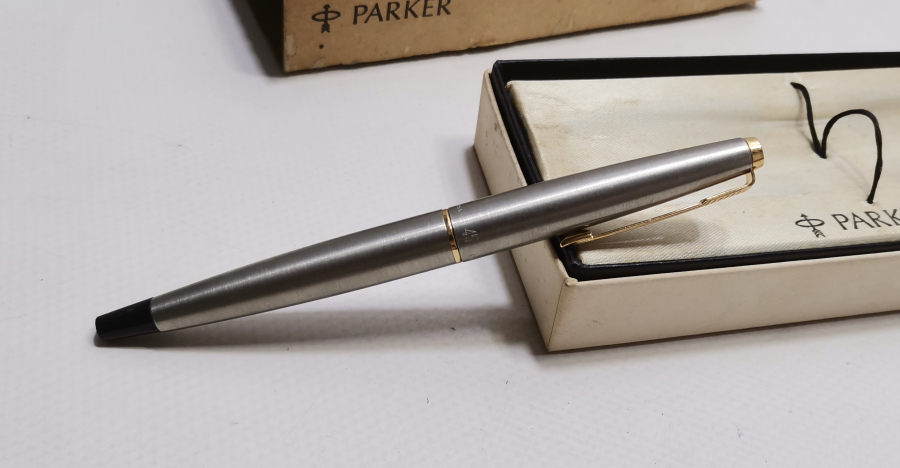ORJİNAL KUTUSUNDA PARKER DOLAM KALEM
