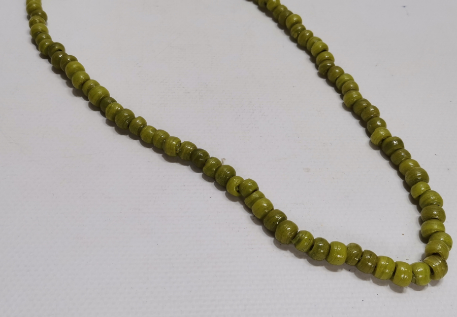 OSMANLI DÖNEMİ NADİR RENKTE ÜFLEME CAMDAN MAMUL OPAL KOLYE