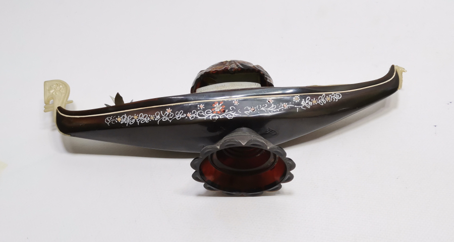 OSMANLI DÖNEMİ SALTANAT KAYIĞI FORMUNDA YAPILMIŞ LATERNALI  MÜCEVHER KUTUSU