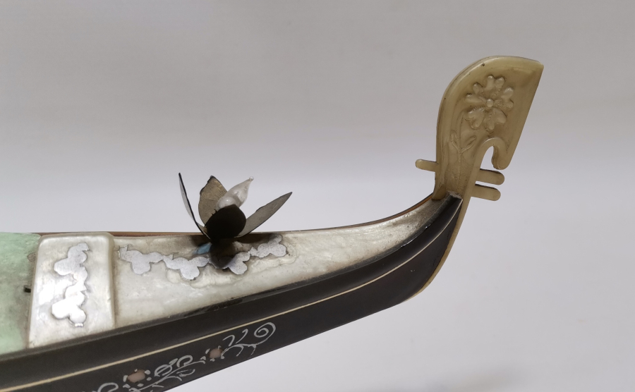 OSMANLI DÖNEMİ SALTANAT KAYIĞI FORMUNDA YAPILMIŞ LATERNALI  MÜCEVHER KUTUSU