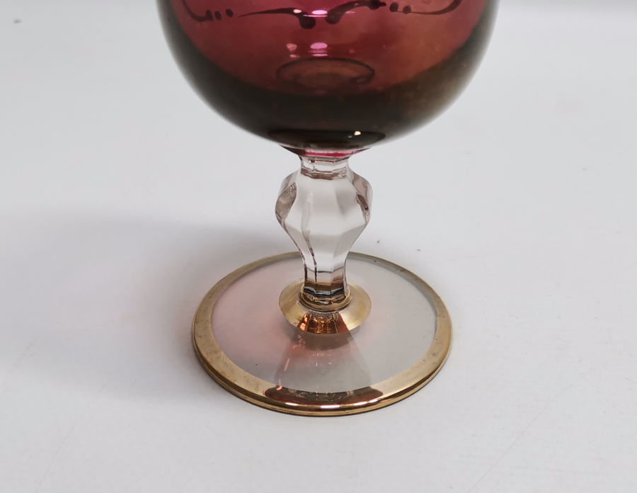 ÜZERİ ALTIN VARAKLI VE MİNE İŞÇİLİKLİ FRANSIZ KADEH