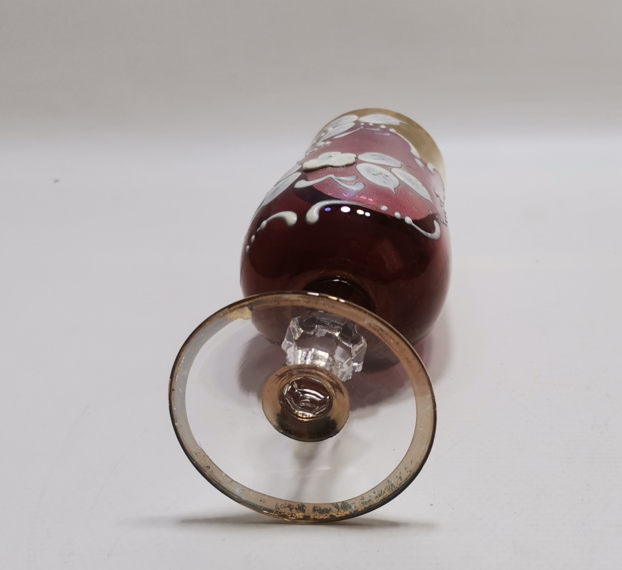 ÜZERİ ALTIN VARAKLI VE MİNE İŞÇİLİKLİ FRANSIZ KADEH