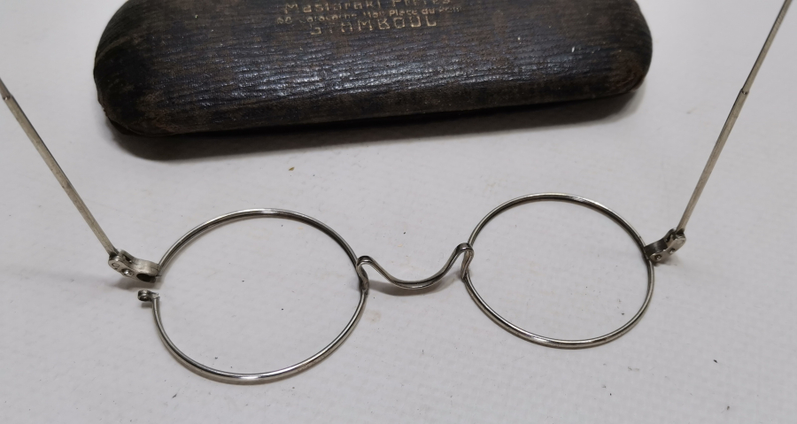 ÜZERİ YAZILI OSMANLI DÖNEMİ ÇOK NADİR ORJİNAL KUTUSUNDA TÜCCAR GÖZLÜĞÜ