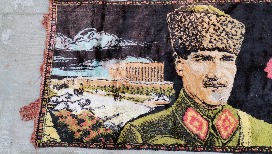 ANTİKA ATATÜRK GÖRSELLİ  DUVAR HALISI