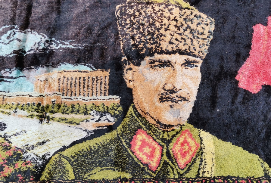 ANTİKA ATATÜRK GÖRSELLİ  DUVAR HALISI