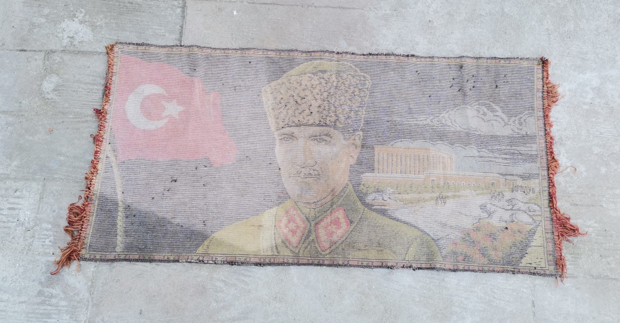 ANTİKA ATATÜRK GÖRSELLİ  DUVAR HALISI