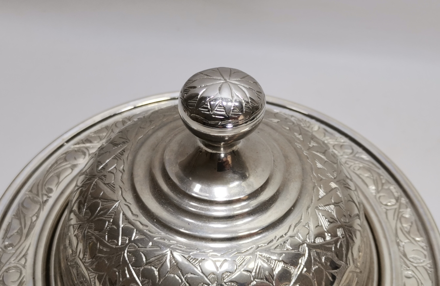 TAMAMI EL İŞİ ANTİKA KAPAKLI BAKIR TABAK