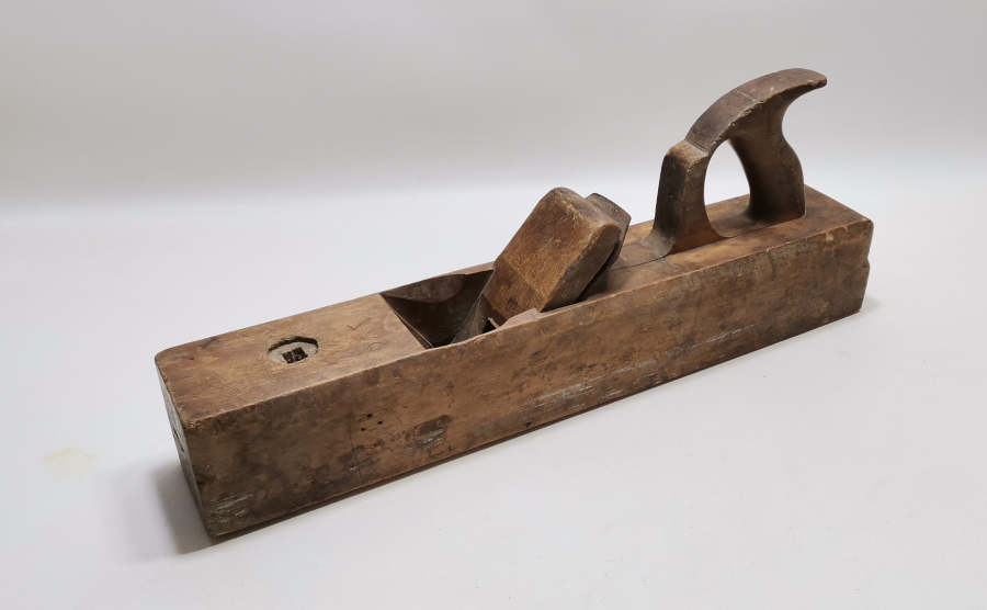 ÜZERİNDE TERSANE - AMİRE YAZILI ÇOK NADİR GEMİ YAPIMINDA KULLANILAN MARANGOZ RENDESİ