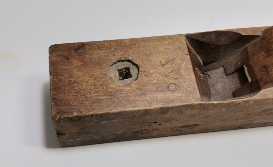 ÜZERİNDE TERSANE - AMİRE YAZILI ÇOK NADİR GEMİ YAPIMINDA KULLANILAN MARANGOZ RENDESİ