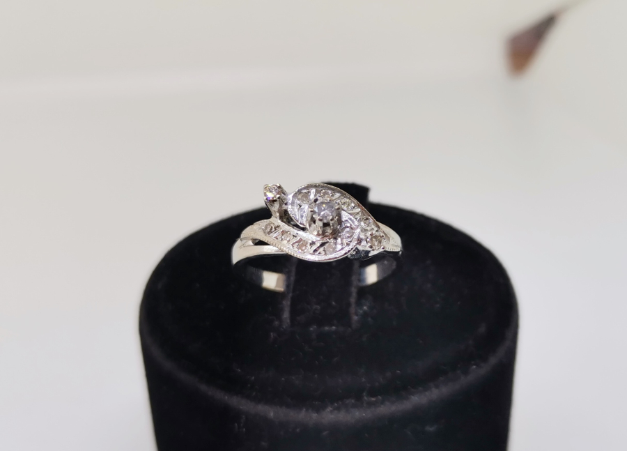 SALYANGOZ MODEL PIRLANTA TAŞLI ÖZEL YAPIM YÜZÜK