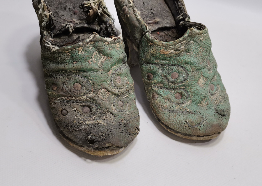 OSMANLI DÖNEMİ 1800 BAŞLARI ÇOK NADİR EL YAPIMI HANIM AYAKKABISI