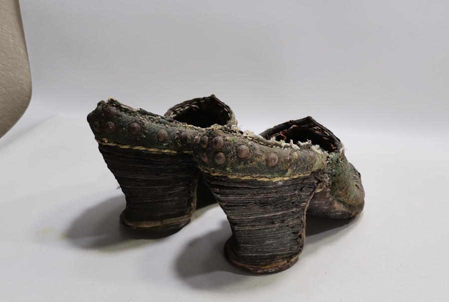 OSMANLI DÖNEMİ 1800 BAŞLARI ÇOK NADİR EL YAPIMI HANIM AYAKKABISI