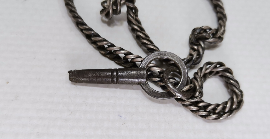 OSMANLI DÖNEMİ ORJİNAL GÜMÜŞ ZİNCİRİ İLE NADİR CEP SAATİ ANAHTARI
