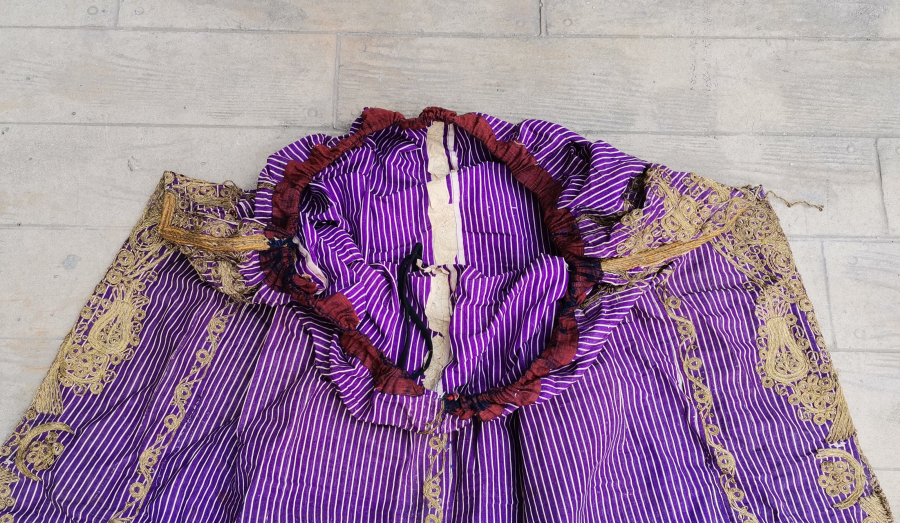 OSMANLI DÖNEMİ YAN KISIMLARI AY YILDIZLI SIRMA İŞÇİLİKLİ AĞIR TAKIM  ŞALVAR CEPKEN TAKIMI