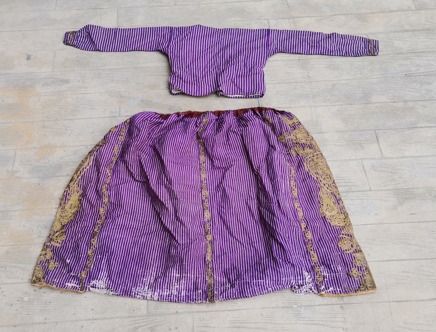 OSMANLI DÖNEMİ YAN KISIMLARI AY YILDIZLI SIRMA İŞÇİLİKLİ AĞIR TAKIM  ŞALVAR CEPKEN TAKIMI