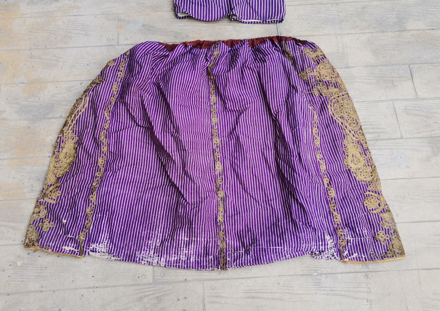 OSMANLI DÖNEMİ YAN KISIMLARI AY YILDIZLI SIRMA İŞÇİLİKLİ AĞIR TAKIM  ŞALVAR CEPKEN TAKIMI