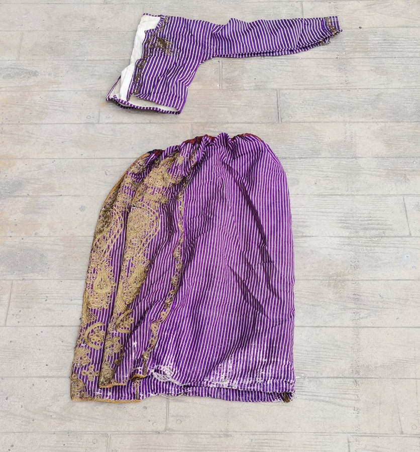 OSMANLI DÖNEMİ YAN KISIMLARI AY YILDIZLI SIRMA İŞÇİLİKLİ AĞIR TAKIM  ŞALVAR CEPKEN TAKIMI