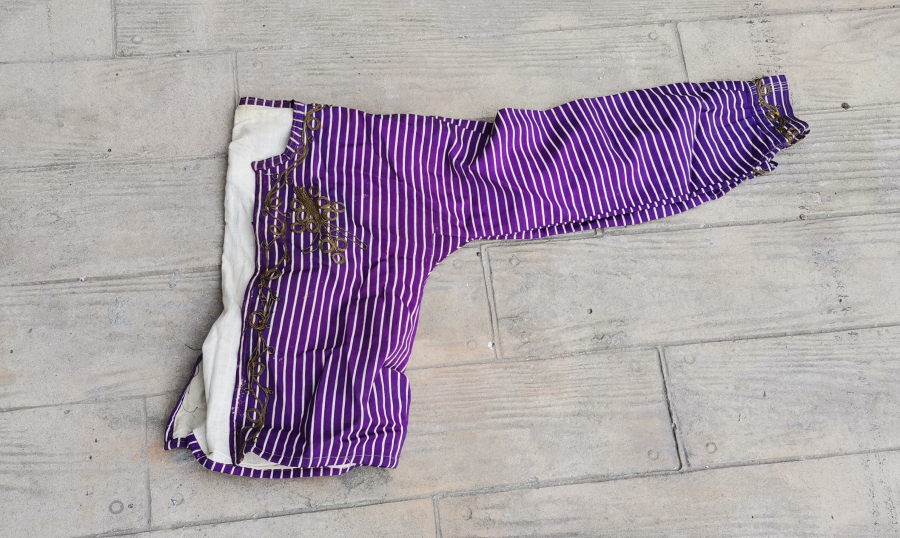 OSMANLI DÖNEMİ YAN KISIMLARI AY YILDIZLI SIRMA İŞÇİLİKLİ AĞIR TAKIM  ŞALVAR CEPKEN TAKIMI