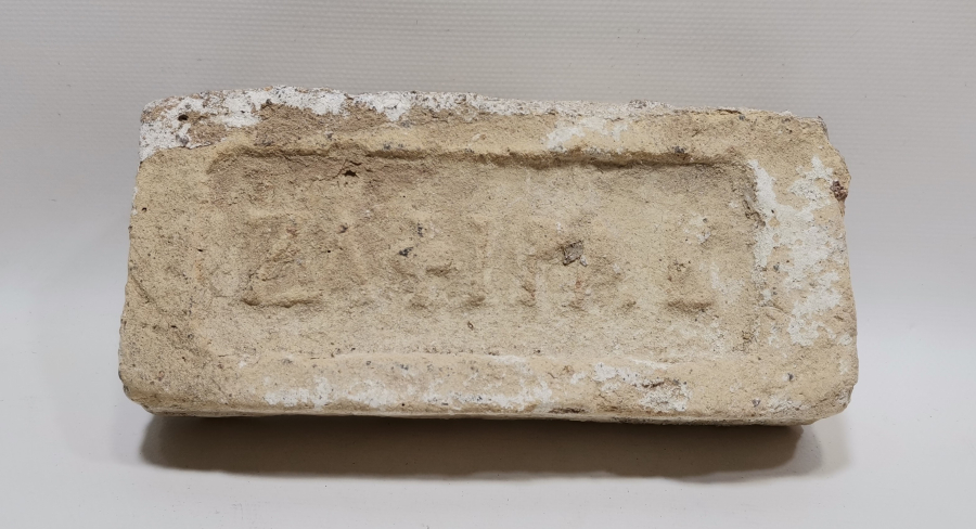 ÜZERİ RUMCA YAZILI OSMANLI DÖNEMİ TUĞLA