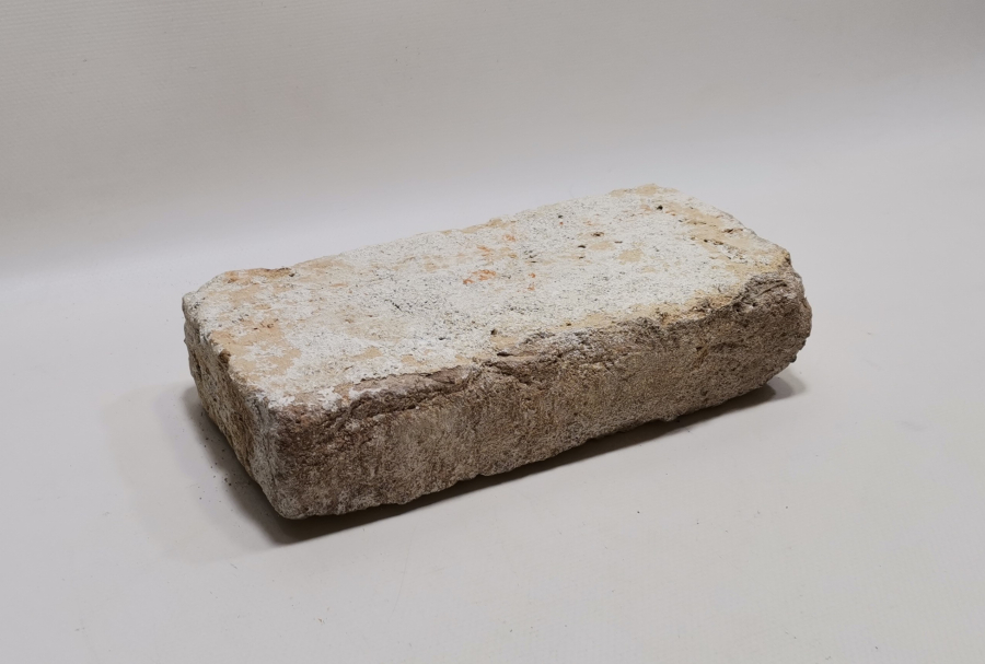 ÜZERİ RUMCA YAZILI OSMANLI DÖNEMİ TUĞLA