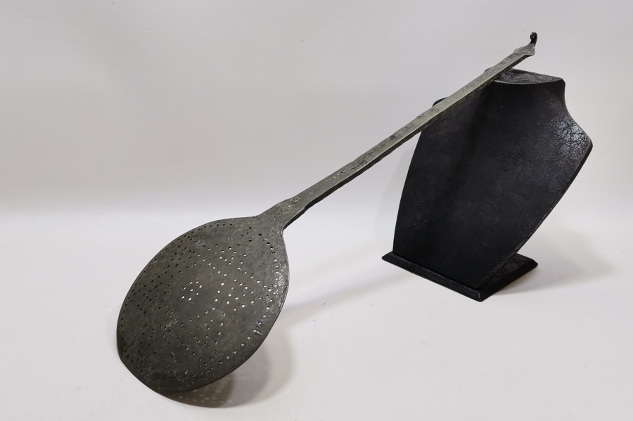 ÜZERİNDE OSMANLICA İZMİR YAZILI ÇOK NADİR BAKIR KEVGİR