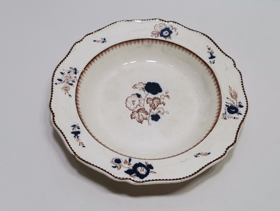 2. WİLLİAM DÖNEMİ OSMANLI PAZARI İÇİN YAPILMIŞ PORSELEN TABAK