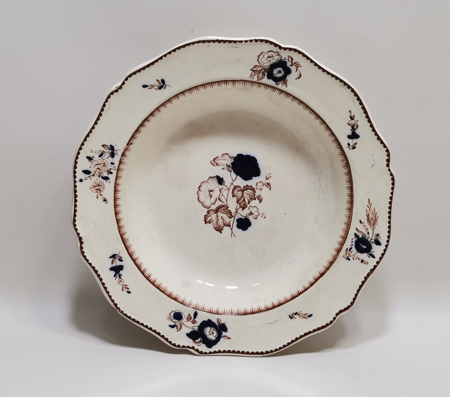 2. WİLLİAM DÖNEMİ OSMANLI PAZARI İÇİN YAPILMIŞ PORSELEN TABAK